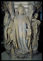 Rey David, Moisés (izquierda) y Jeremías (derecha), detalle del pedestal hexagonal del Pozo de Moisés, 1395-1404